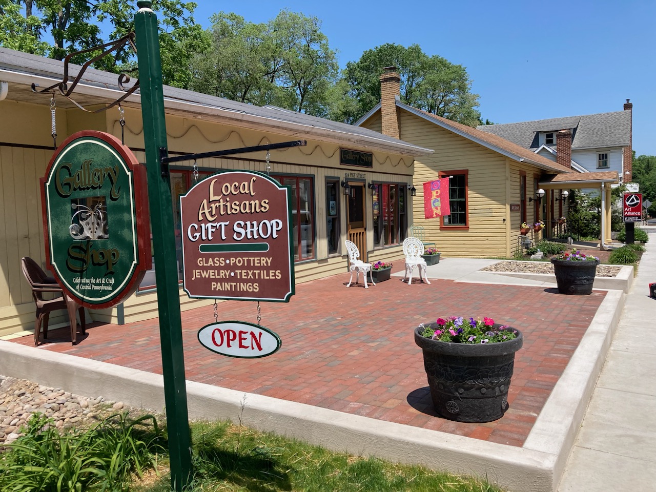 [The Gallery Shop]